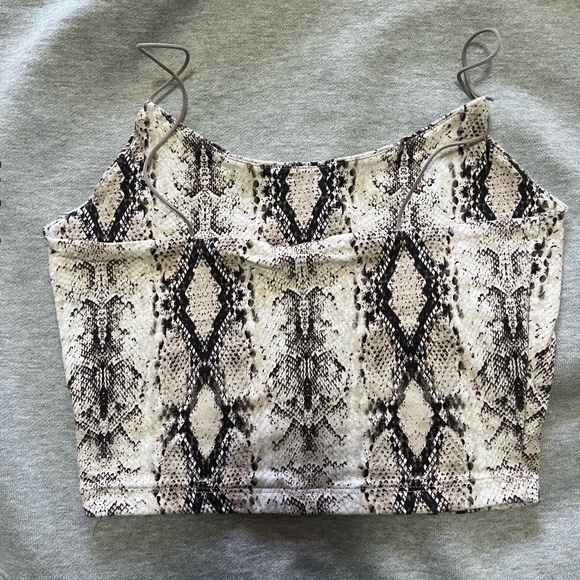 Garage Bundle of 2 Eva Cropped Cami size X-SMALL in light blue and snake print - Picture 4 of 6